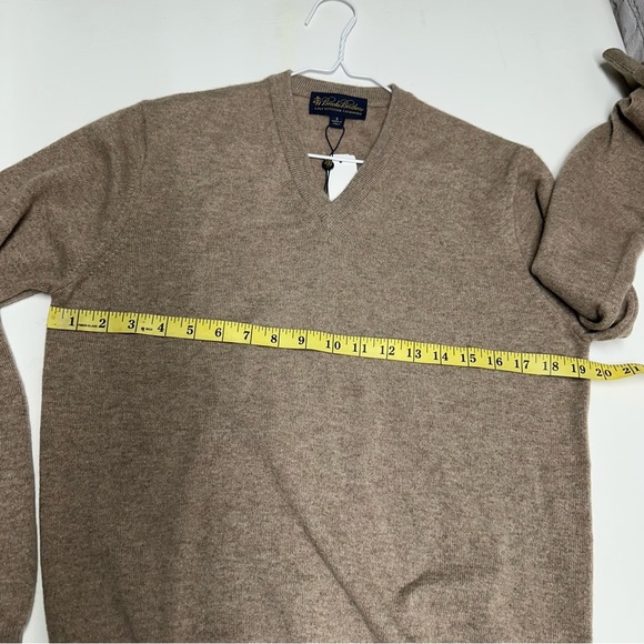 Brooks Brothers Men's Beige V-Neck Sweater 2-ply Scottish cashmere nwt - Picture 4 of 7